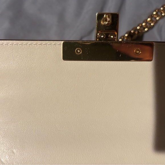 Gucci GG Supreme Padlock Purse in Pristine Condition - Picture 10 of 11